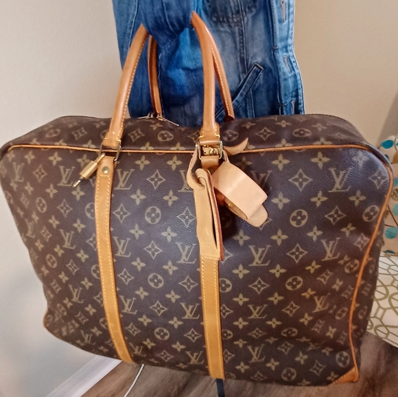 Louis Vuitton Handbags - Louis Vuitton Sirius 50 Monogram Suitcase (lock & key/luggage tag)💎
